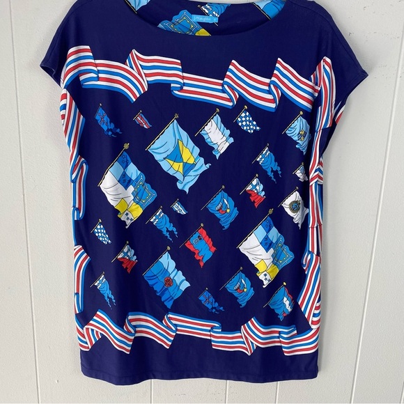J McLaughlin Blue Nautical Flag Print Catalina Cloth Short Sleeve Top Sz Medium* - Picture 2 of 12